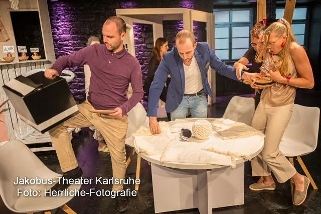 Theaterstück Der Spieleabend auspacken Theaterstück Der Spieleabend auspacken