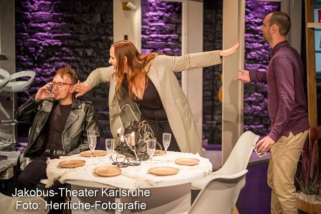 Theaterstück Der Spieleband Frau ausgestreckte Arme Theaterstück Der Spieleband Frau ausgestreckte Arme